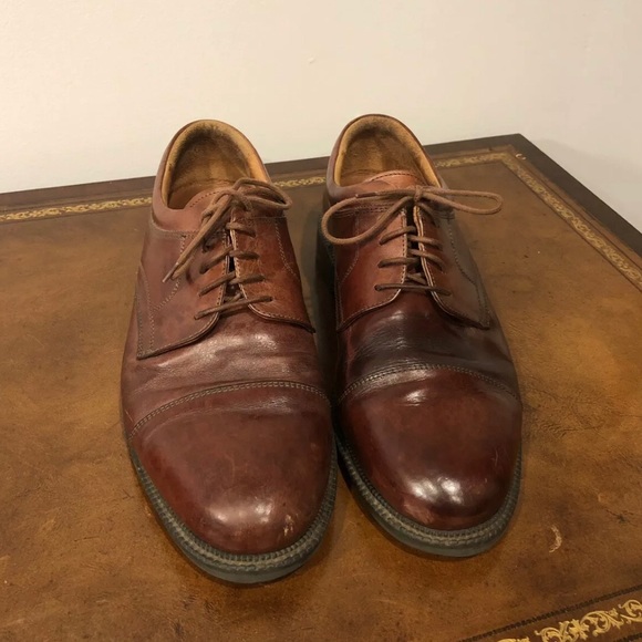 Johnston & Murphy Other - Johnston & Murphy 9 1/2 Lace up Brown Dress Shoes